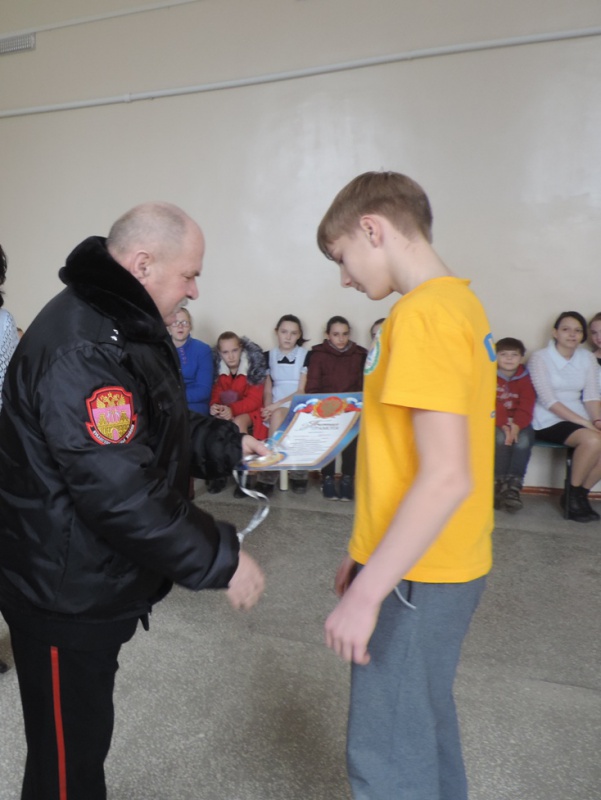 Под девизом «Мы подрастём , в армию служить пойдём!...