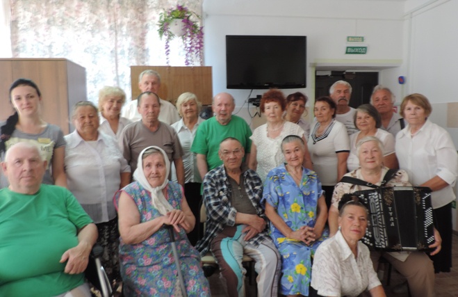 Выступление ансамбля "Золотой возраст"...