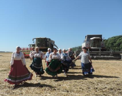 СЛАВА ХЛЕБОРОБАМ!