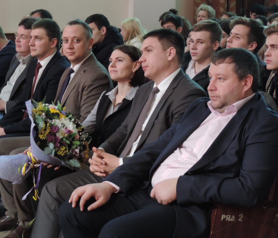 Мир держится на молодых!