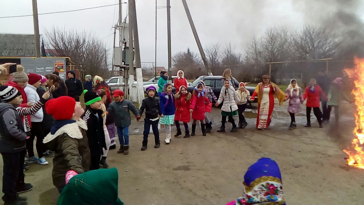 Народные гуляния на х.Казачьем