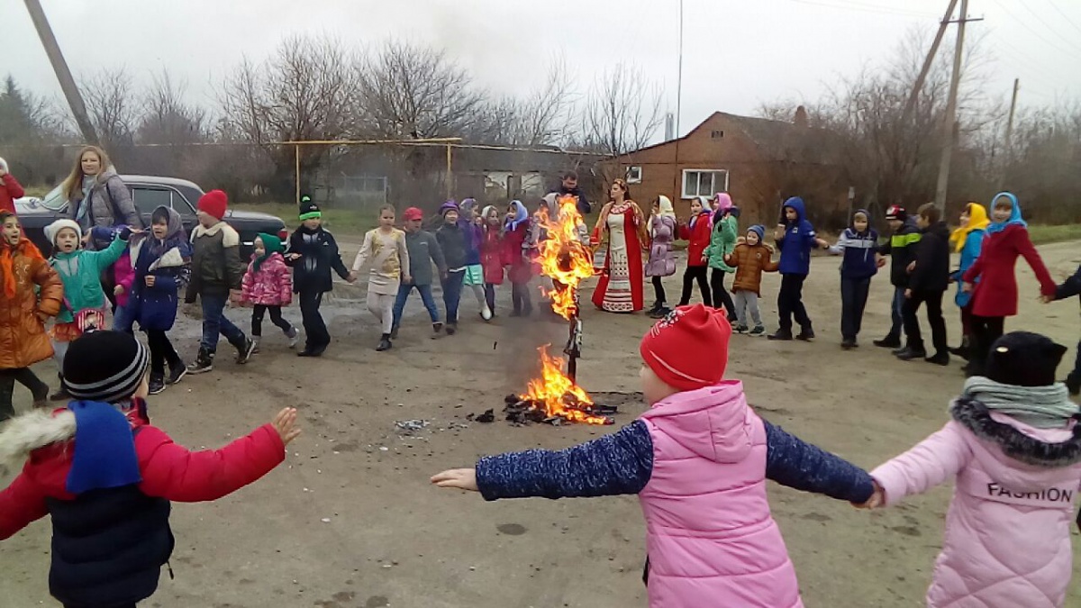 Народные гуляния на х.Казачьем