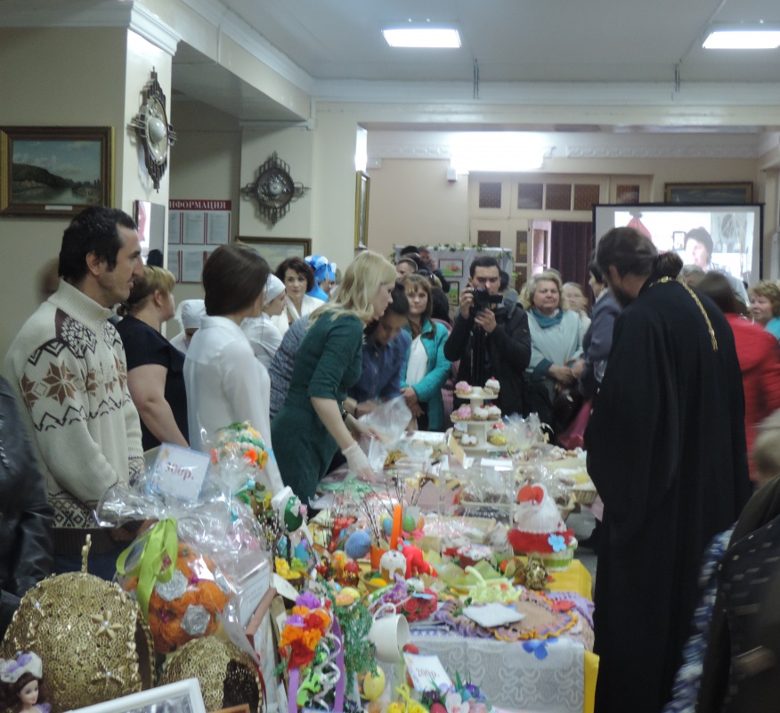 Златые купола родной станицы...