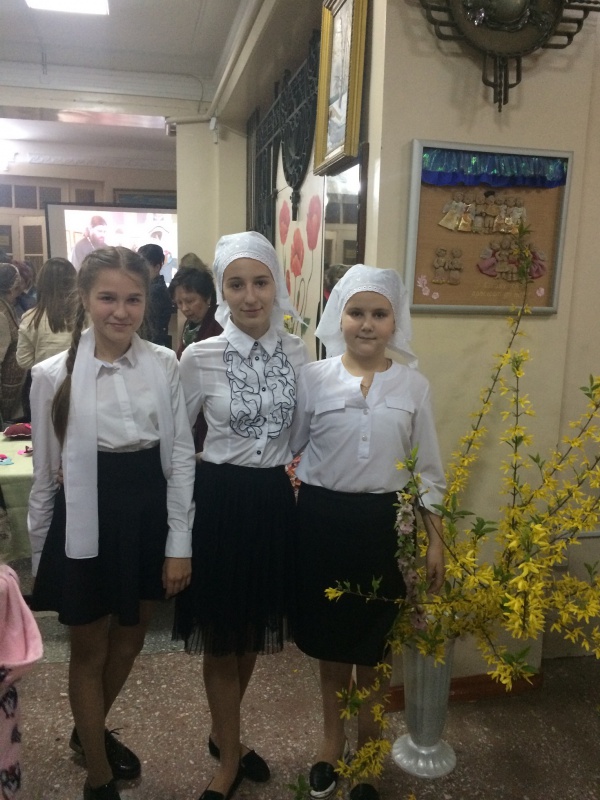 Златые купола родной станицы...