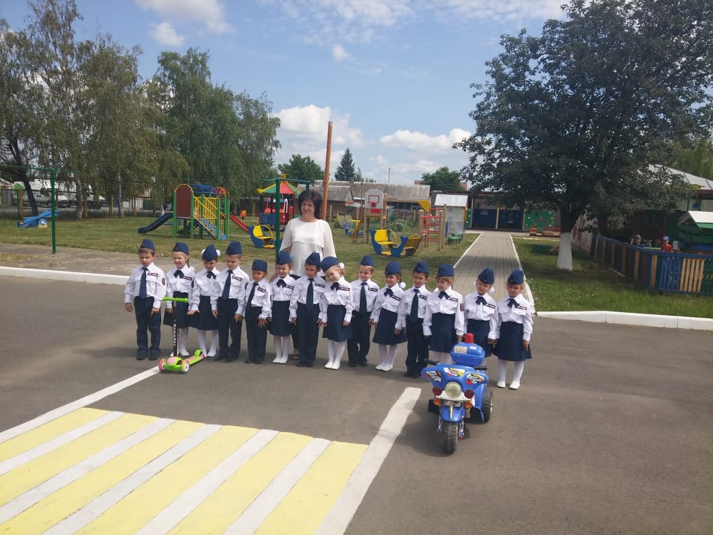 "Юные инспекторы дорожного движения"...