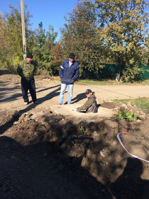 Восстановление дороги после замены водопровода по улице Дзержинского...