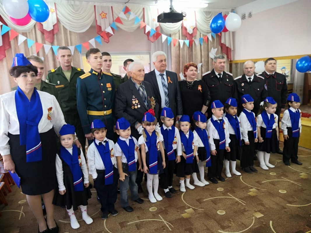 Торжественное принятие в ряды "Юных Жуковцев"......