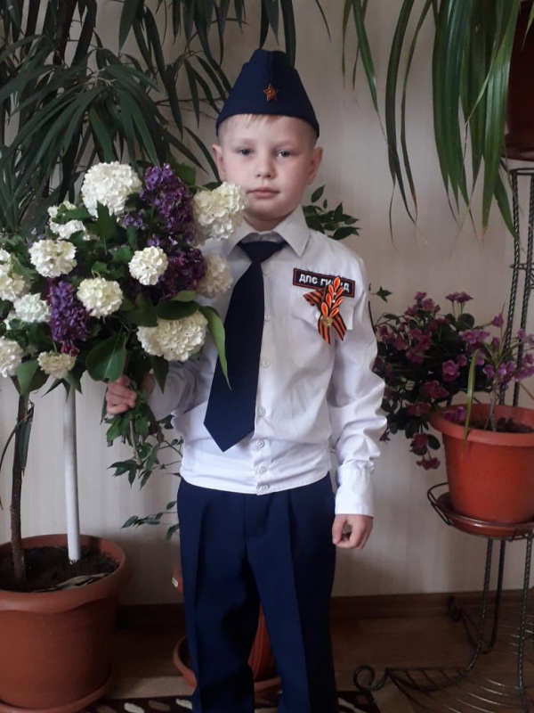 Юные инспектора дорожного движения...