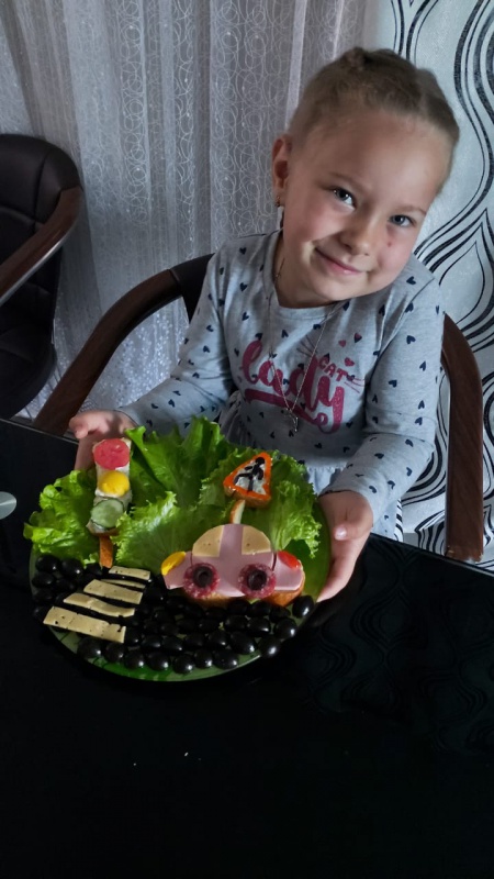 Изучаем правила дорожного движения за вкусным завтраком...