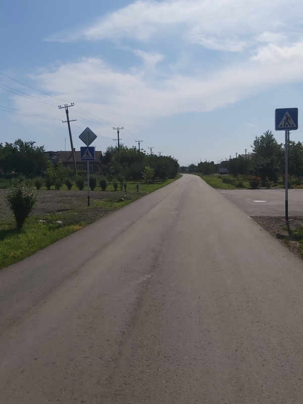 Установили дорожные знаки по улице Энгельса...