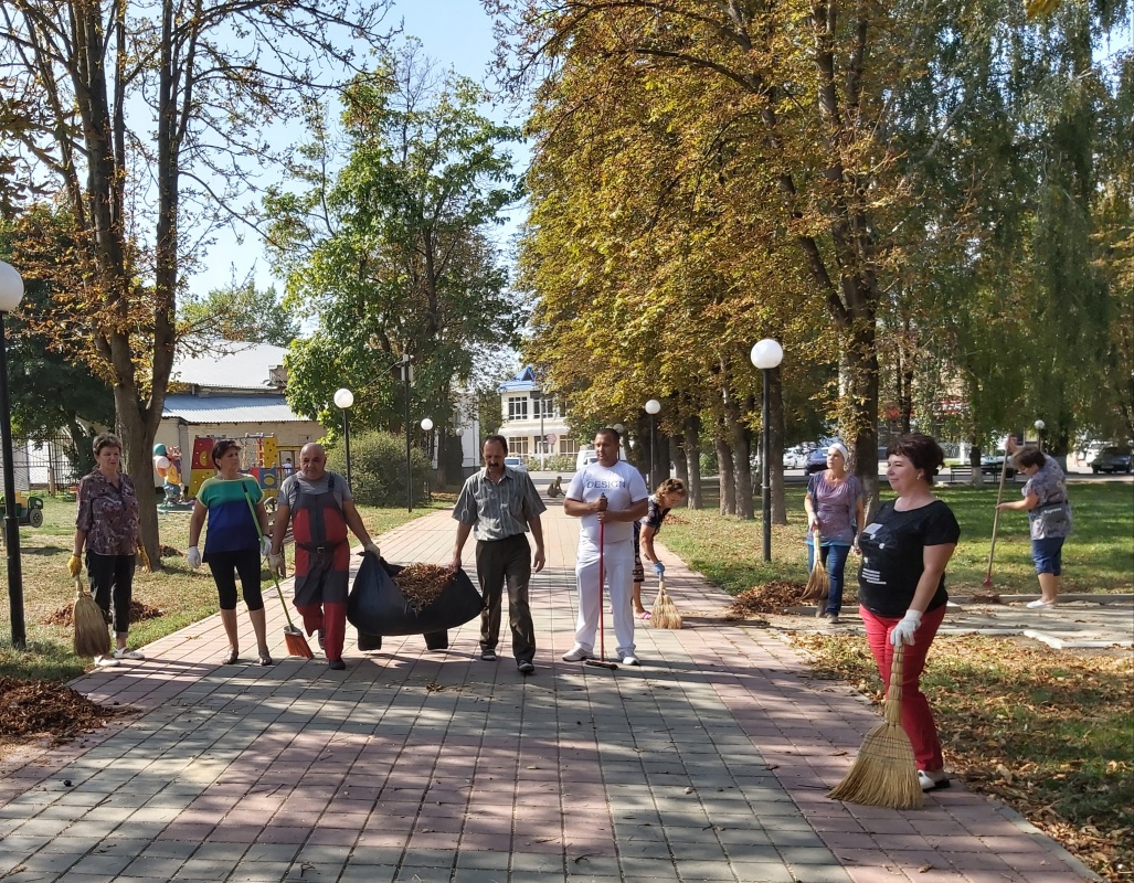 Наводим порядок в сквере...