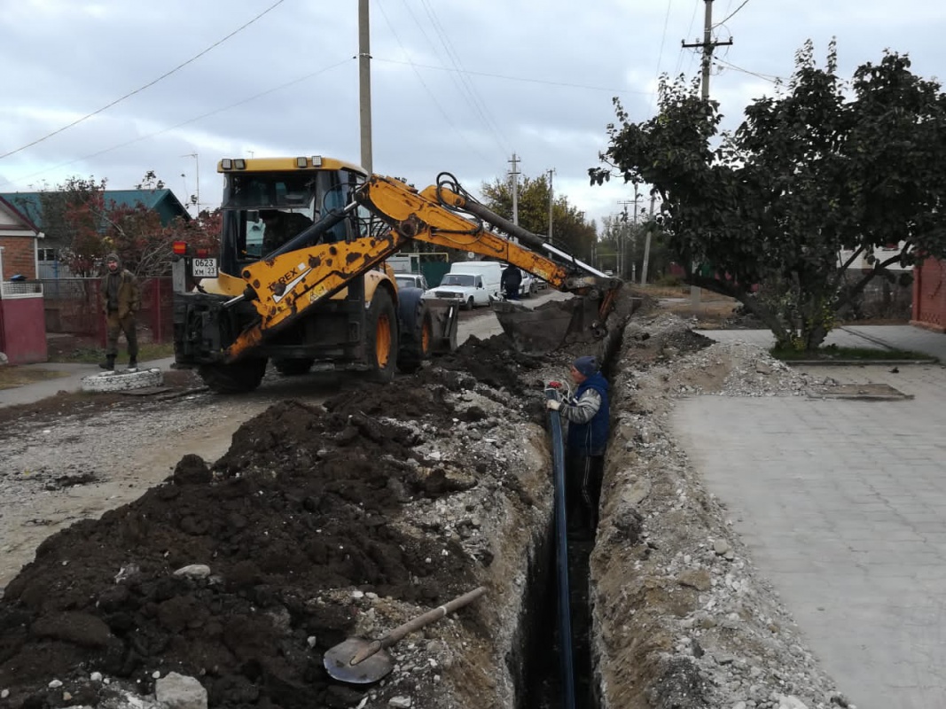 Замена водопроводных сетей по ул. Луначарского...