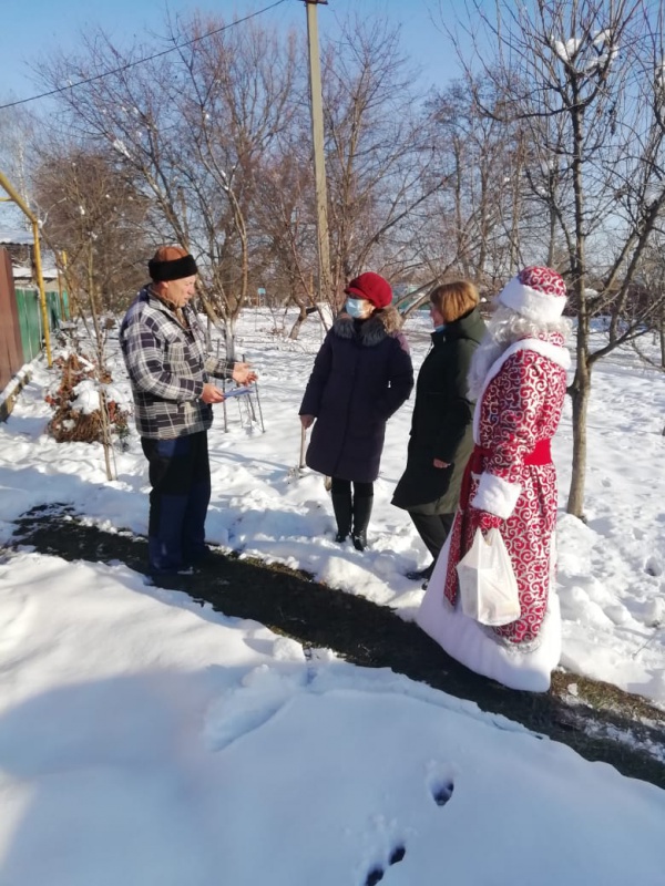 Администрация Платнировского сельского поселения поздравляет ветеранов Великой Отечественной войны с наступающим Новым годом!