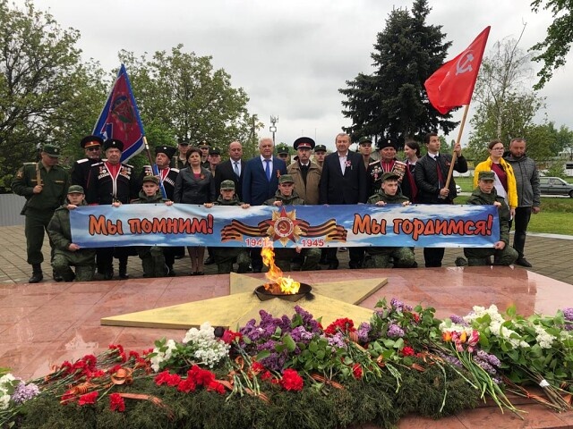Митинг "Навеки в памяти людской"