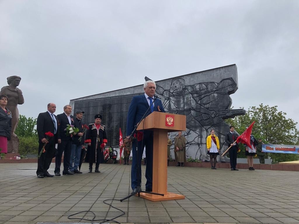 Митинг "Навеки в памяти людской"