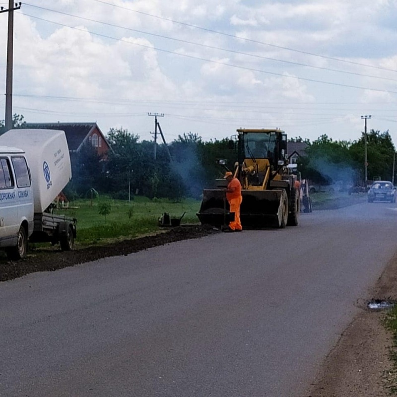 В Платнировском сельском поселении продолжается ямочный ремонт дорог. #Кубань #Краснодарскийкрай #НашКореновскийрайон #местноесамоуправление #платнировская