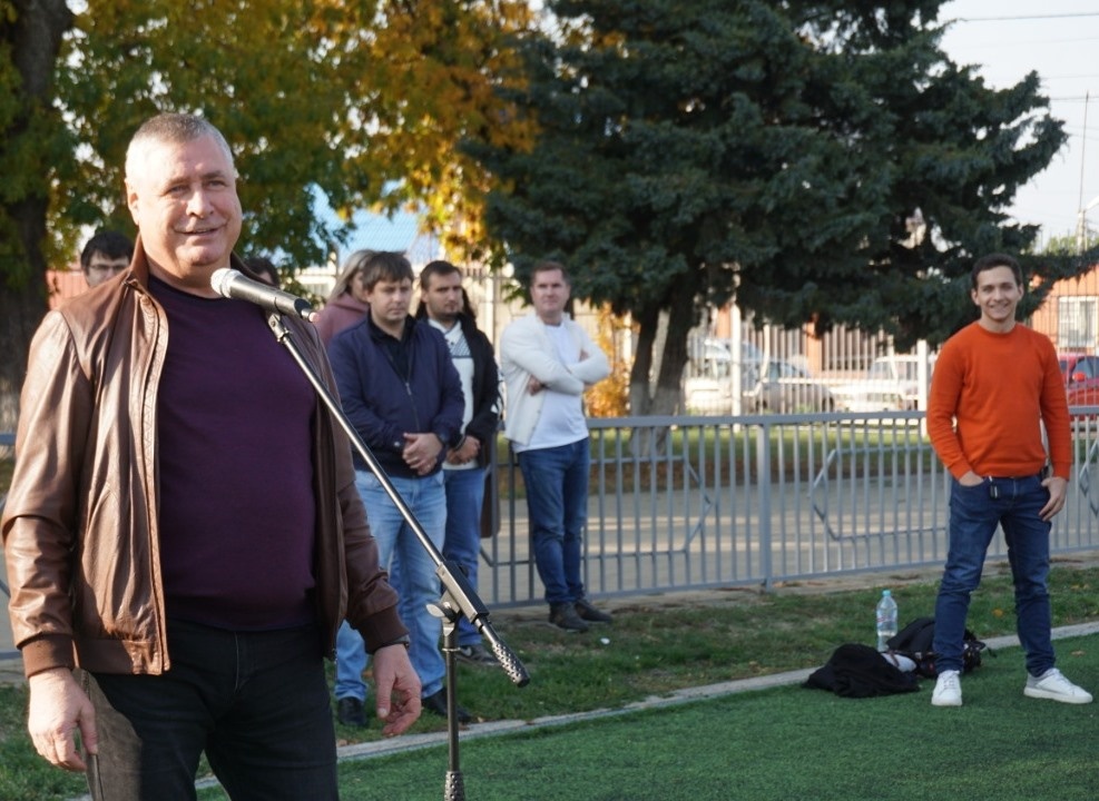 Товарищеский матч в лучших комсомольских традициях
