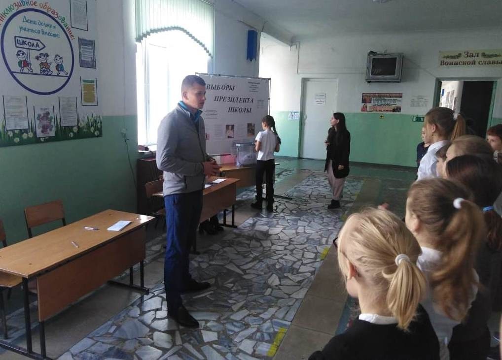 Молодые депутаты приняли участие в выборах лидеров школьного ученического самоуправления