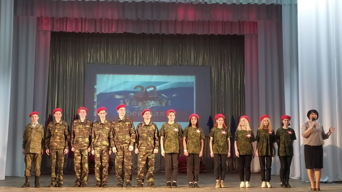 Развлекательно-игровая программа «Нашей армии слава!» ко Дню Защитника Отечества для студентов Кореновского автомеханического техникума.