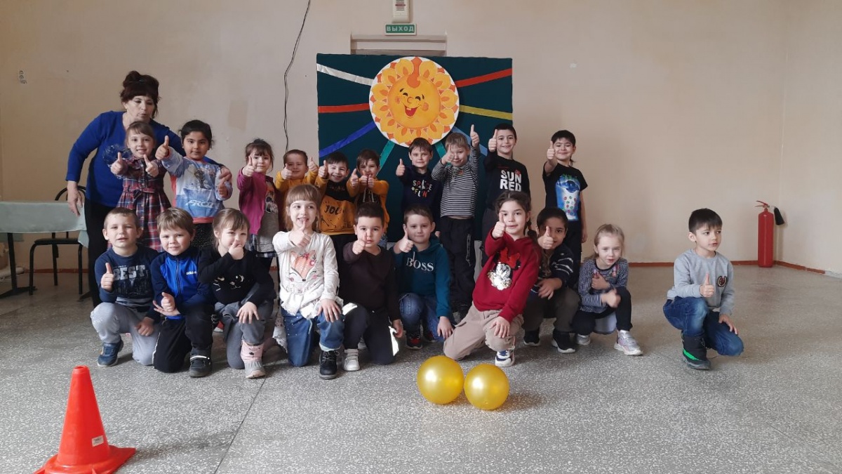 Игровая программа «Солнышко красное, выходи», с показом мультфильмов.