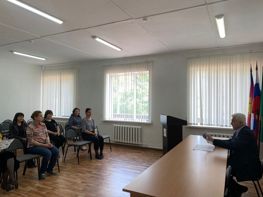 Глава Платнировского сельского поселения Кореновского района провел инструктаж по вопросу повышения бдительности и обеспечению антитеррористической защищенности объектов