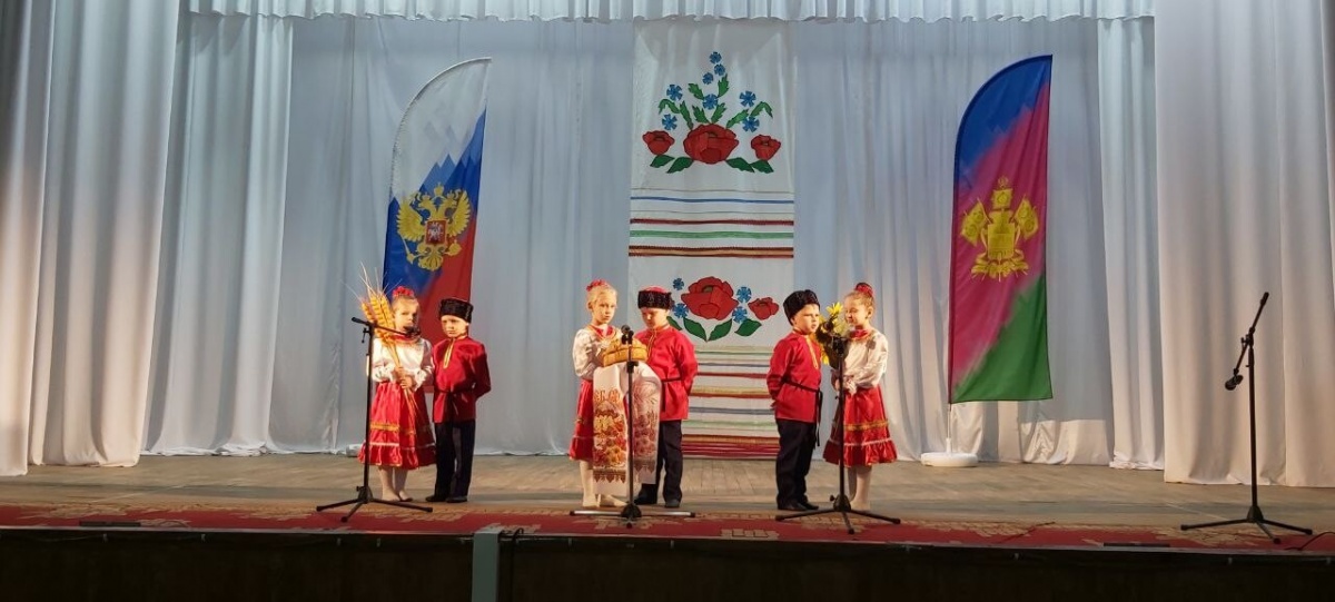 Праздничный концерт ко дню реабилитации казачества «Кубань родная – край казачий»