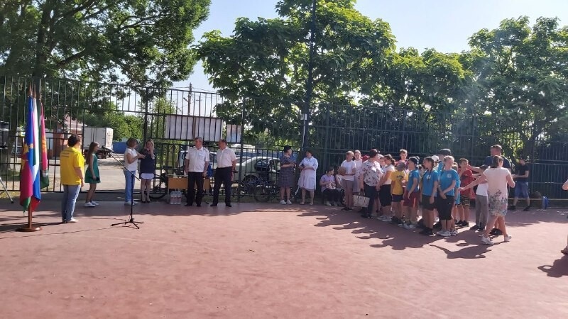 Всекубанский турнир по уличному баскетболу среди детских дворовых команд на кубок губернатора Краснодарского края стартовал сегодня в Международный день защиты детей.