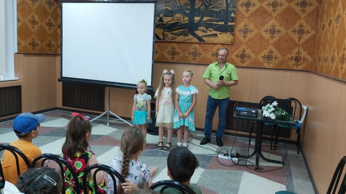 Праздничное мероприятие ко ДНЮ СЕМЬИ, ЛЮБВИ И ВЕРНОСТИ «Моя большая семья»