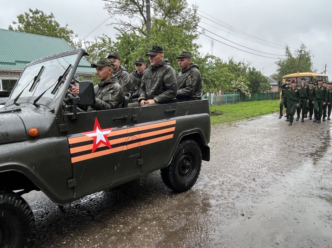 Парад у дома ветерана