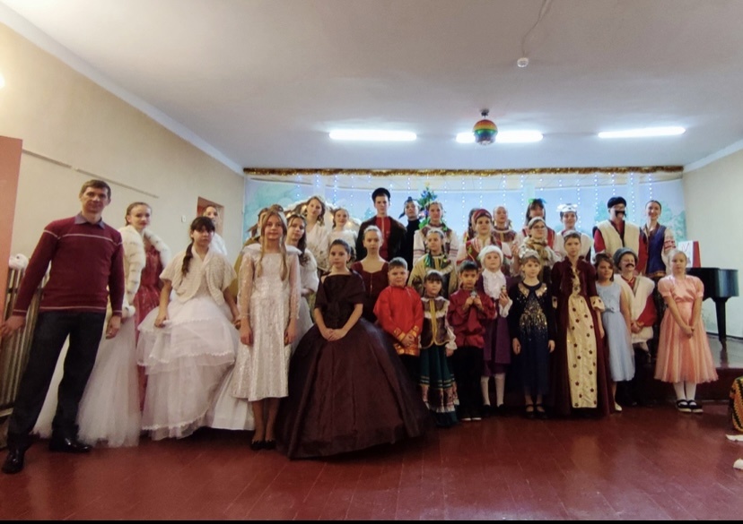 Поздравили творческую молодежь с наступлением Нового года