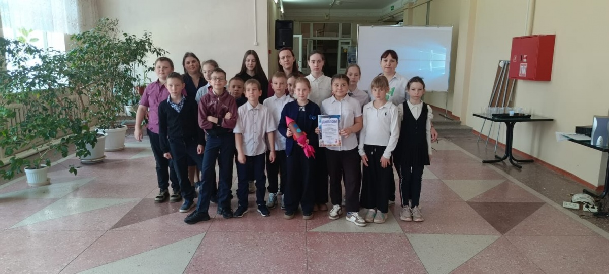 Конкурсная программа ко дню космонавтики «Летим в космос!».